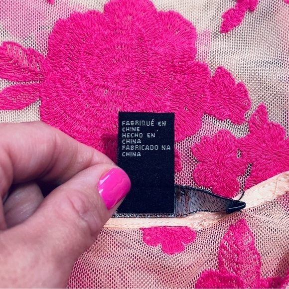 FOREVER 21 Contemporary Embroidered Rose Sheer Mesh Shirt Womens Size Small - Picture 8 of 9